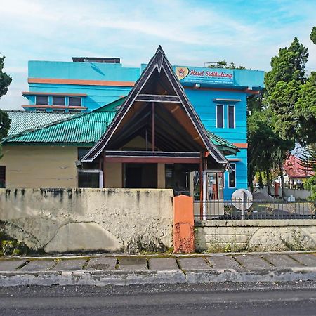 Oyo 92577 Hotel Sidikalang Near Kejaksaan Negeri Dairi Kültér fotó