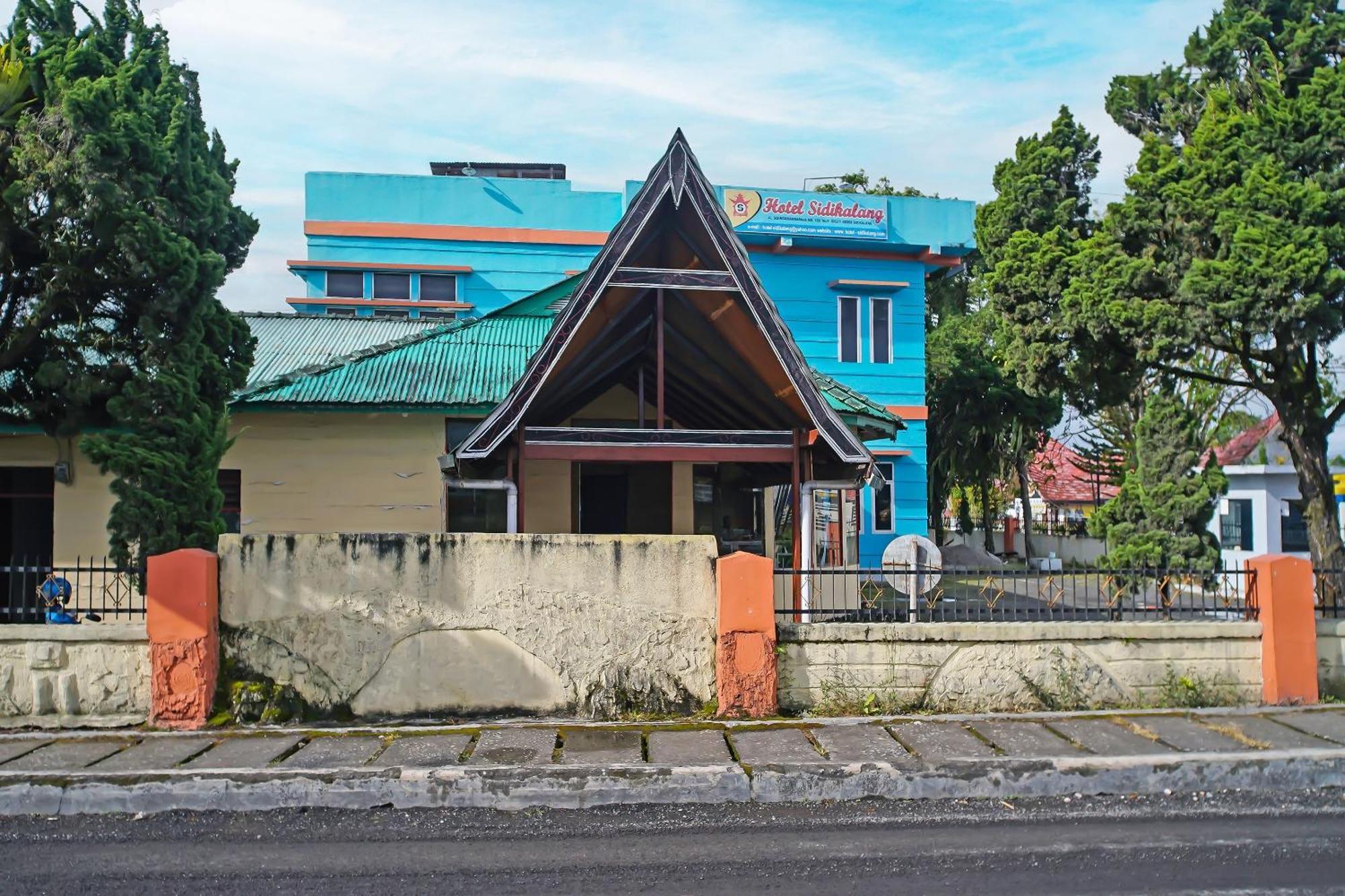 Oyo 92577 Hotel Sidikalang Near Kejaksaan Negeri Dairi Kültér fotó