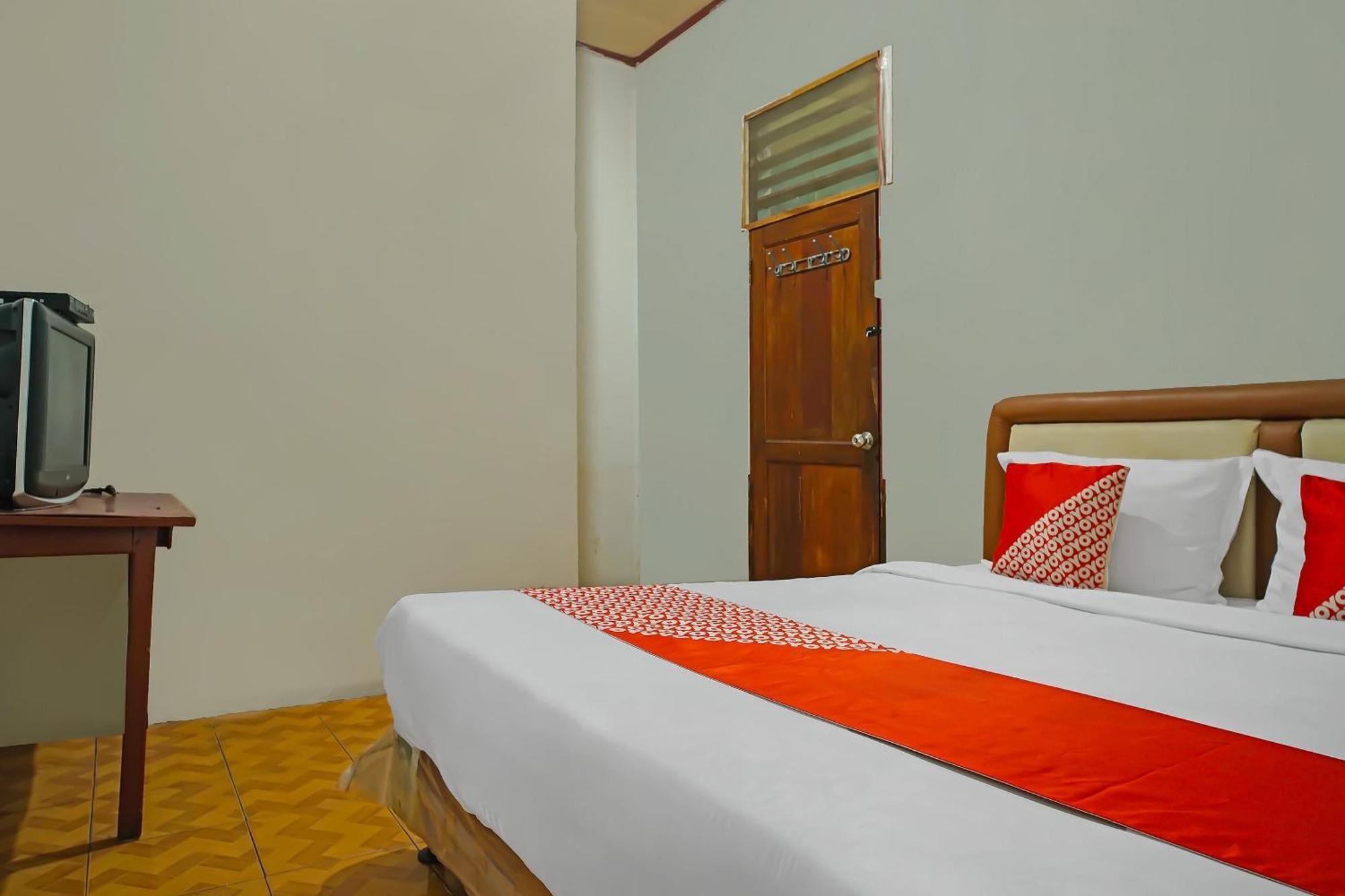 Oyo 92577 Hotel Sidikalang Near Kejaksaan Negeri Dairi Kültér fotó