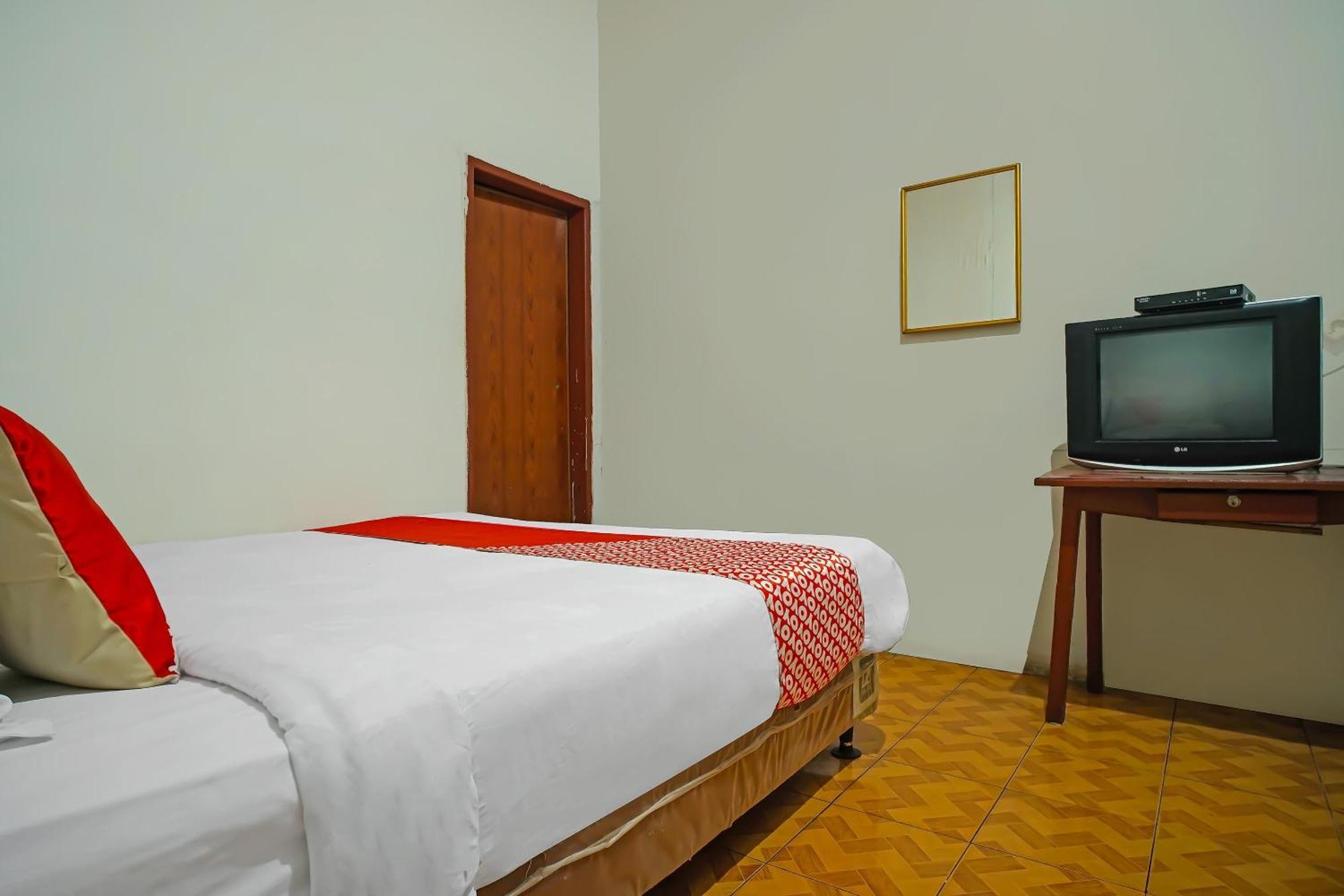 Oyo 92577 Hotel Sidikalang Near Kejaksaan Negeri Dairi Kültér fotó